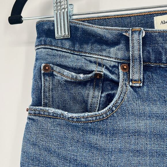 Abercrombie & Fitch The Mom High Rise Straight Jeans 25/0 XS Medium Wash - Picture 4 of 10